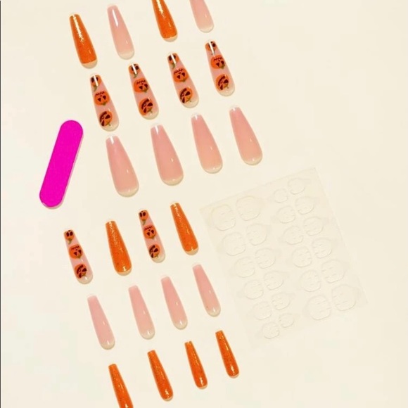 24 pc Halloween custom press on nails. - Picture 2 of 6